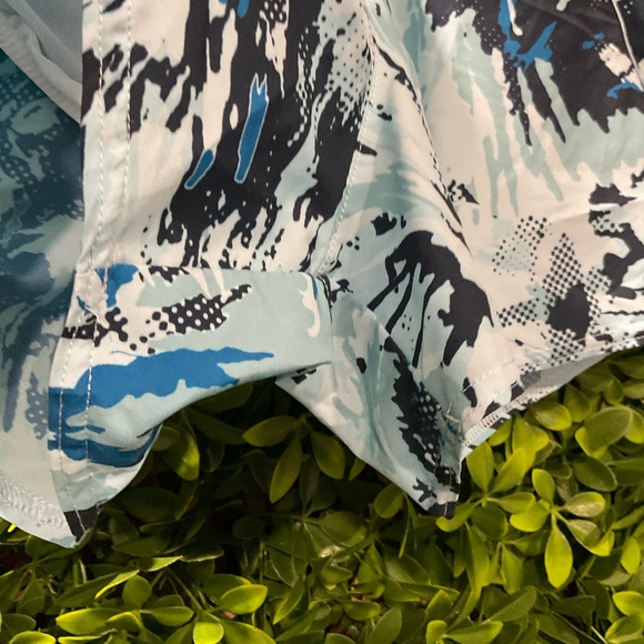 Under Armour Blue and Gray Athletic Shorts Size Medium - Picture 4 of 6